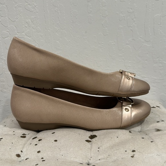 Aerosoles Flats Gold Brown Brand New Office Business Shoes Womans Size 9.5 - Picture 3 of 8